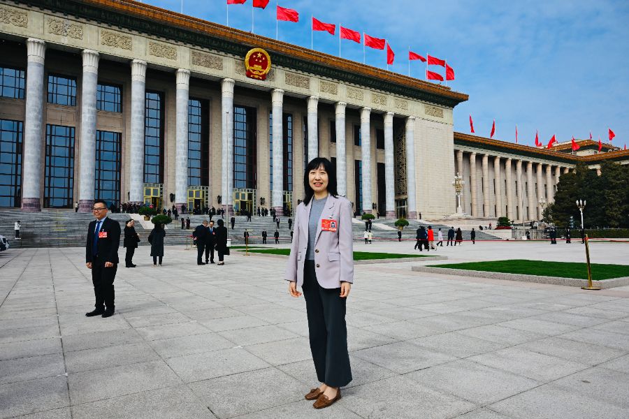 全国人大代表、中国太保周燕芳：应大力推广商保在公立医院的一站式结算 第1张