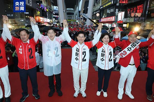 在野党总统候选人李在明来势汹汹 韩执政党能否“尹”退为进？ 第3张